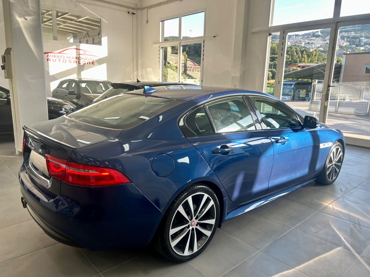 Jaguar XE 2.0 D Turbo 180CV R-Sport FINANZIABILE