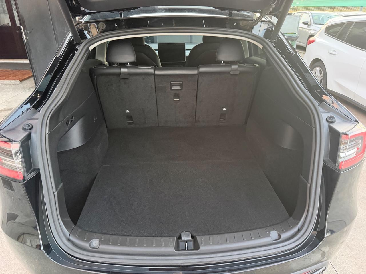 Tesla Model Y Long Range AWD