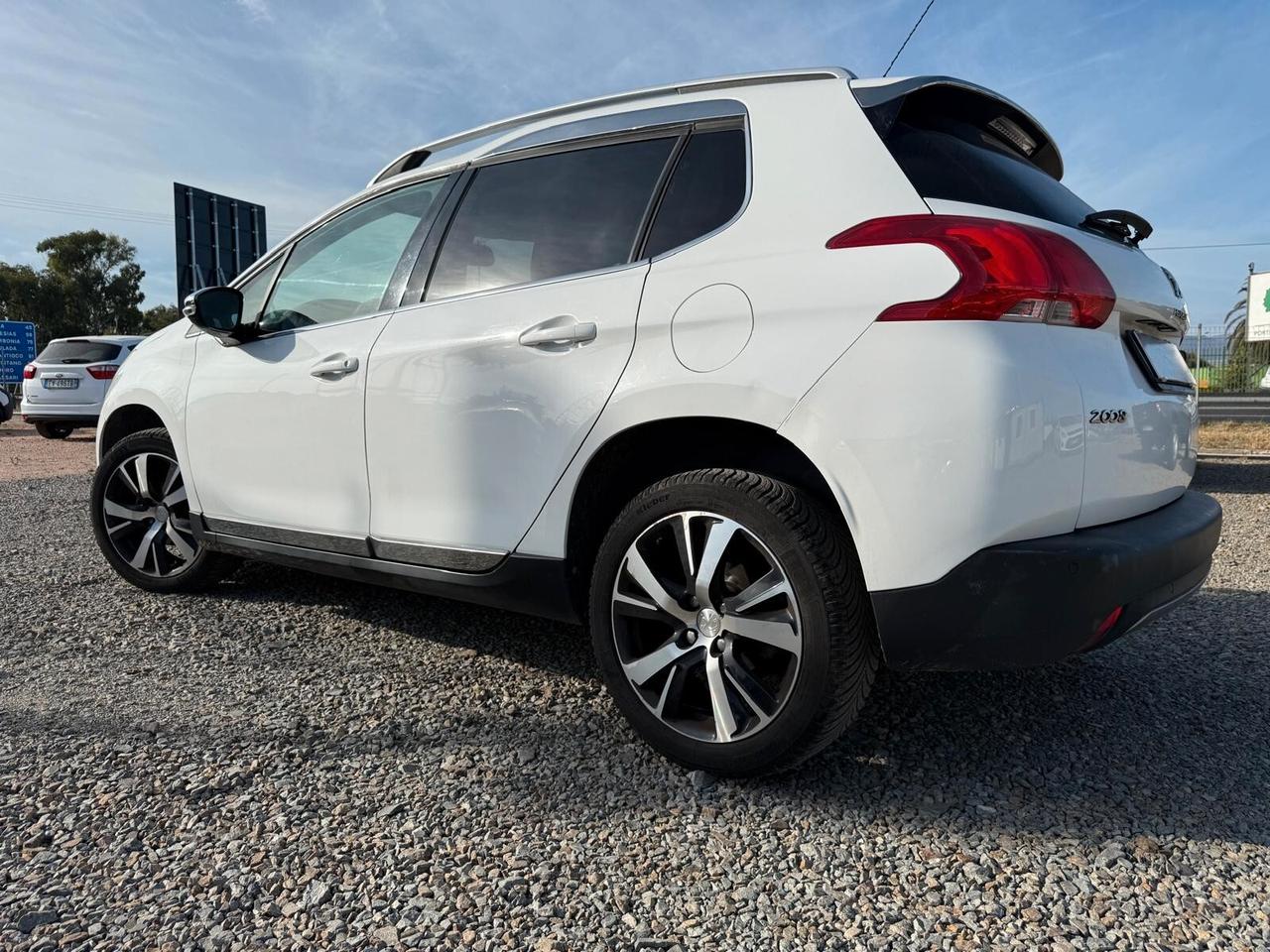 Peugeot 2008 1.6 e-HDi 92 CV Stop&Start Urban Cross