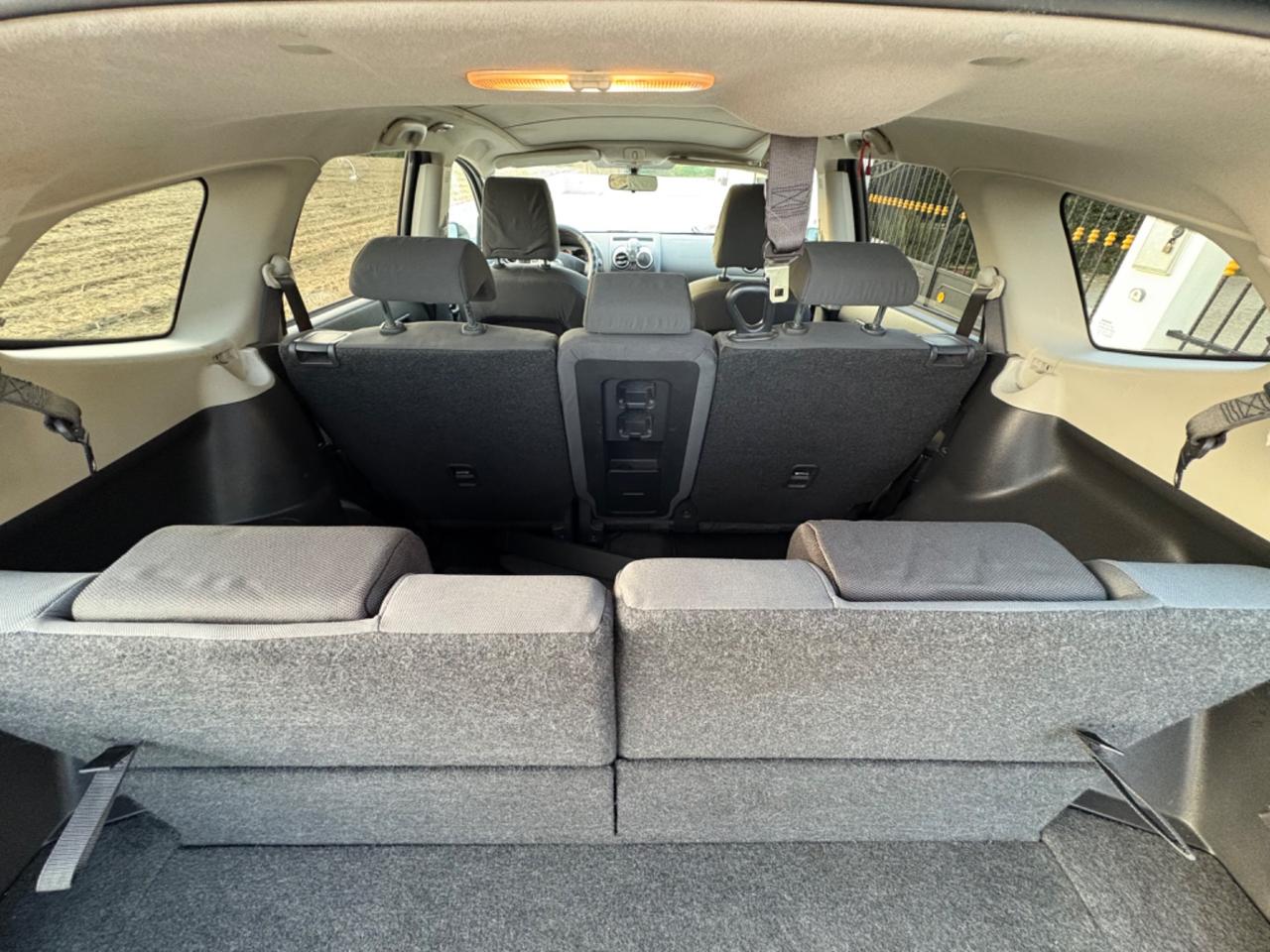 Nissan Qashqai 2.0 Diesel 7 Posti 2010