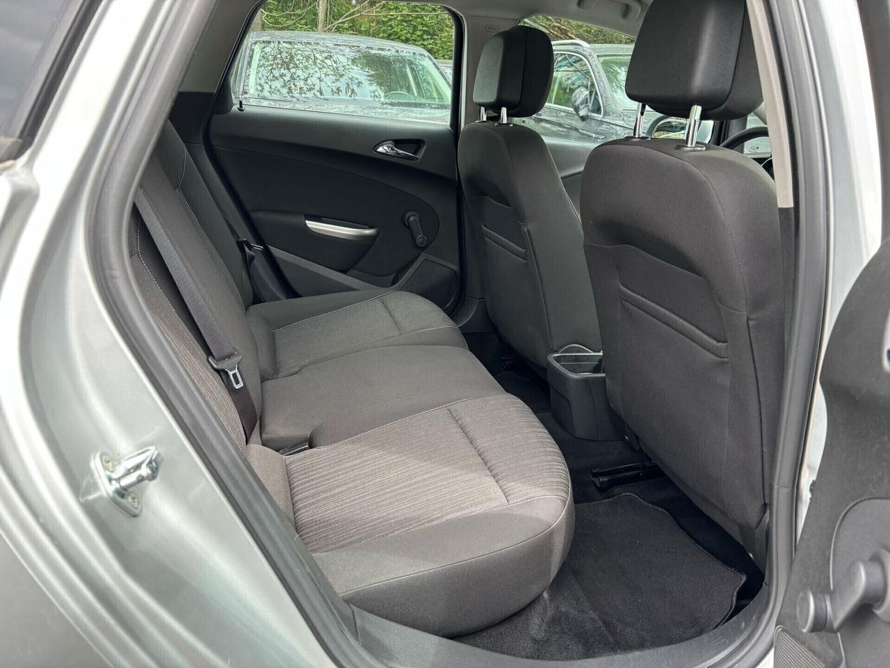 Opel Astra 1.4 100CV Sports Tourer Cosmo ok Neopatentati