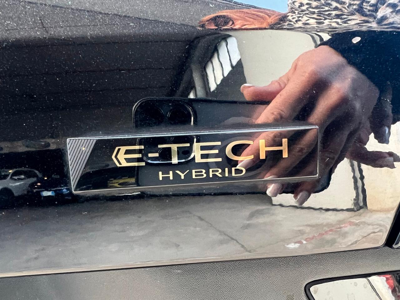 Renault Arkana Full Hybrid E-Tech 145 CV Engineered/TETTO PANORAMICO APRIBILE, SEDILI RISCALDABILI E VOLANTE