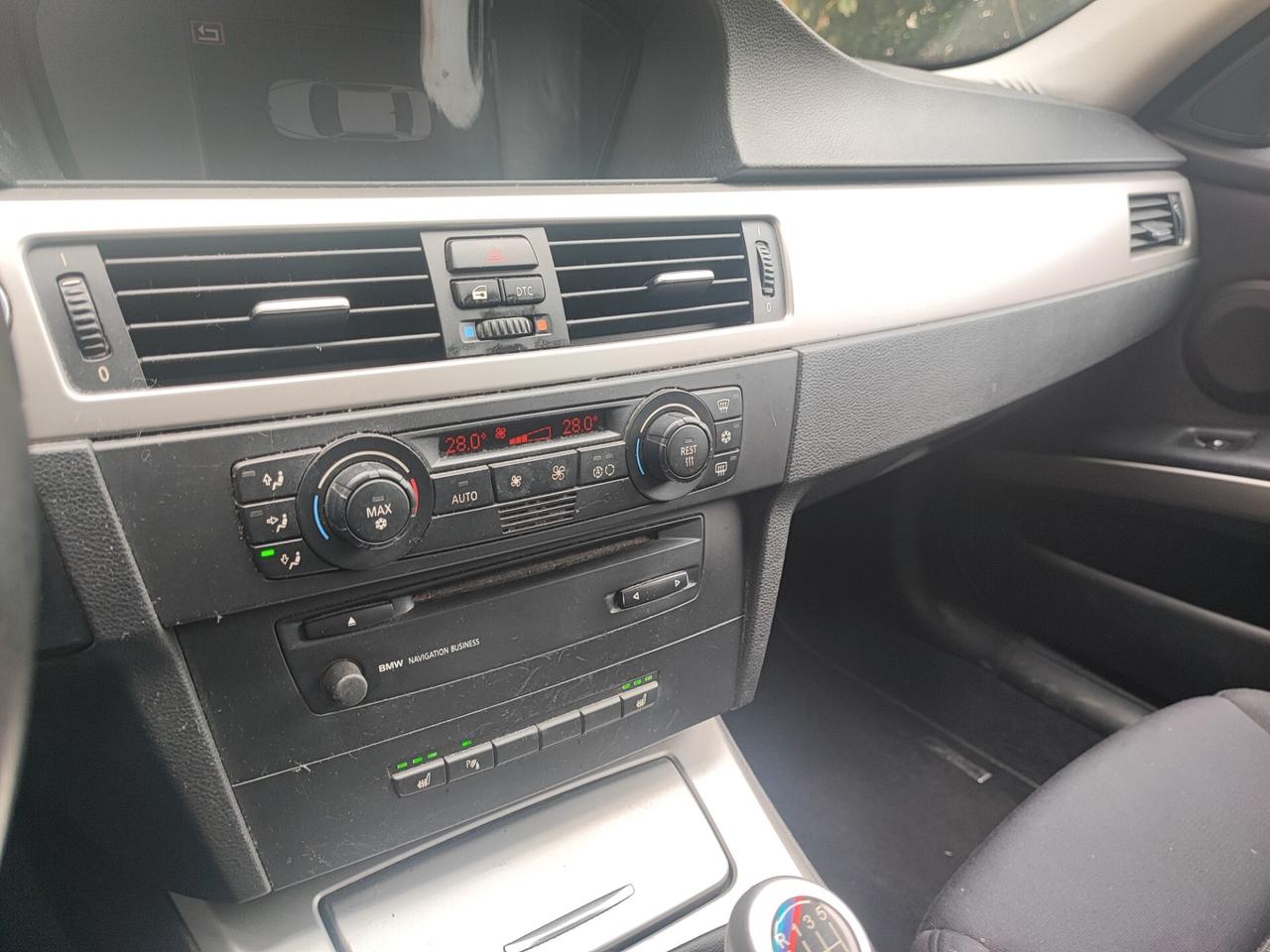 Bmw 320 320D Attiva 163 CV tetto schermo