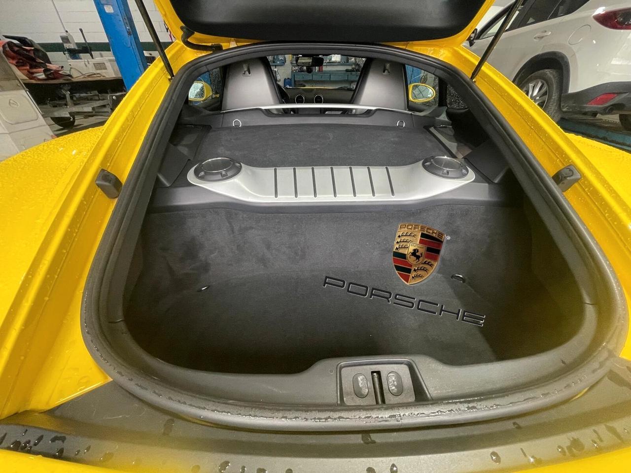 Porsche Cayman 718