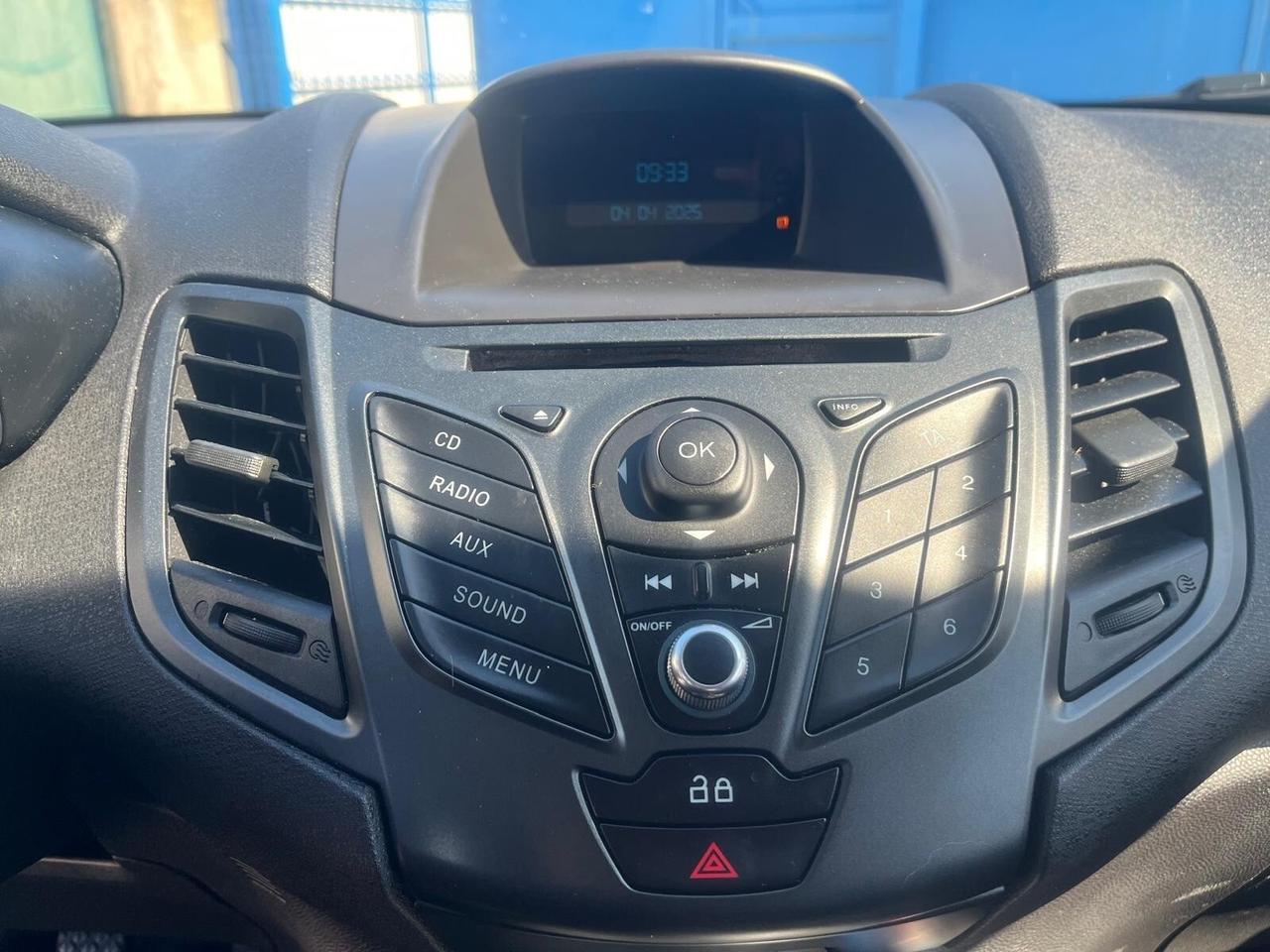 Ford fiesta 1.5 tdci-5 P-full/opt-2013