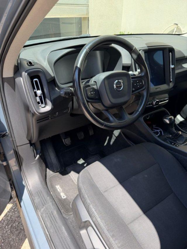 VOLVO XC40 D3 AWD Momentum