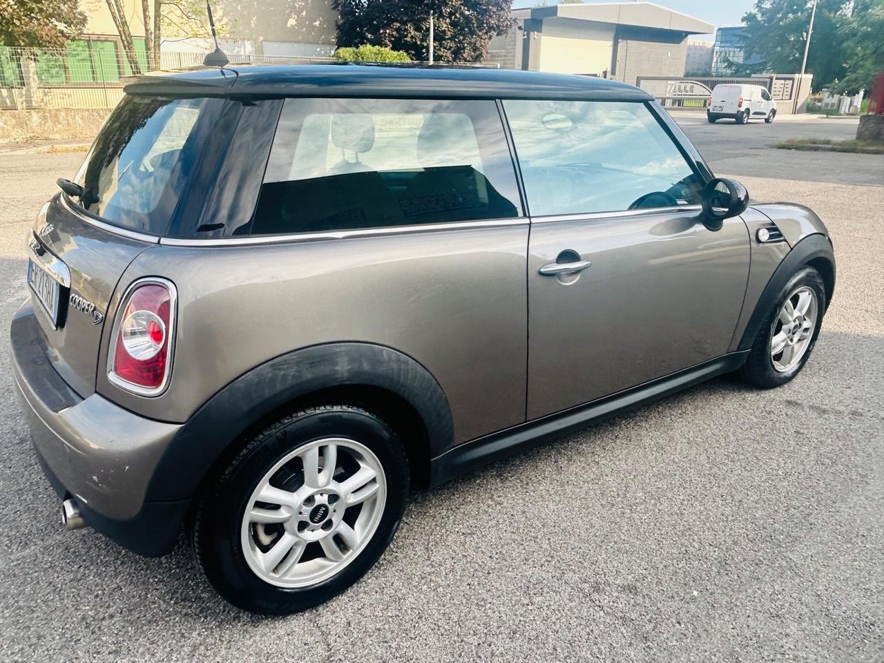 Mini Cooper D 1600 110cv 180000 km