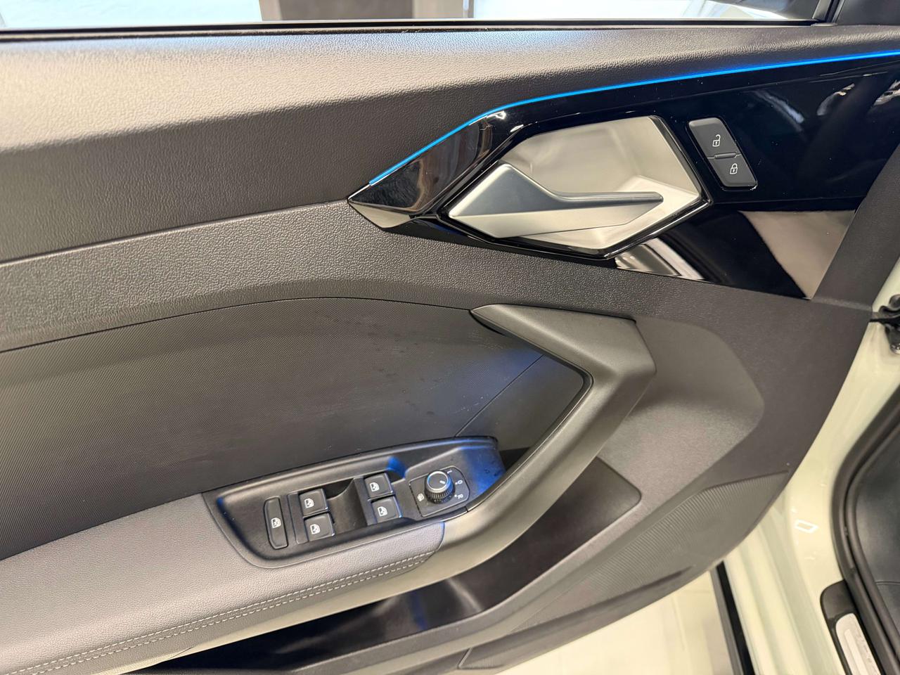 Audi A1 A1 Sportback 30 1.0 tfsi Identity Black 116cv s-tronic