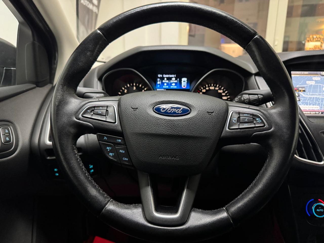 Ford Focus Titanium / 1.5 TDCi 120 CV /SW/