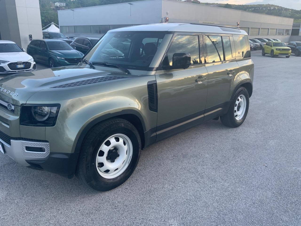 Land Rover Defender 110 3.0D I6 200 CV AWD Auto X-Dynamic SE IVA ESCLUSA