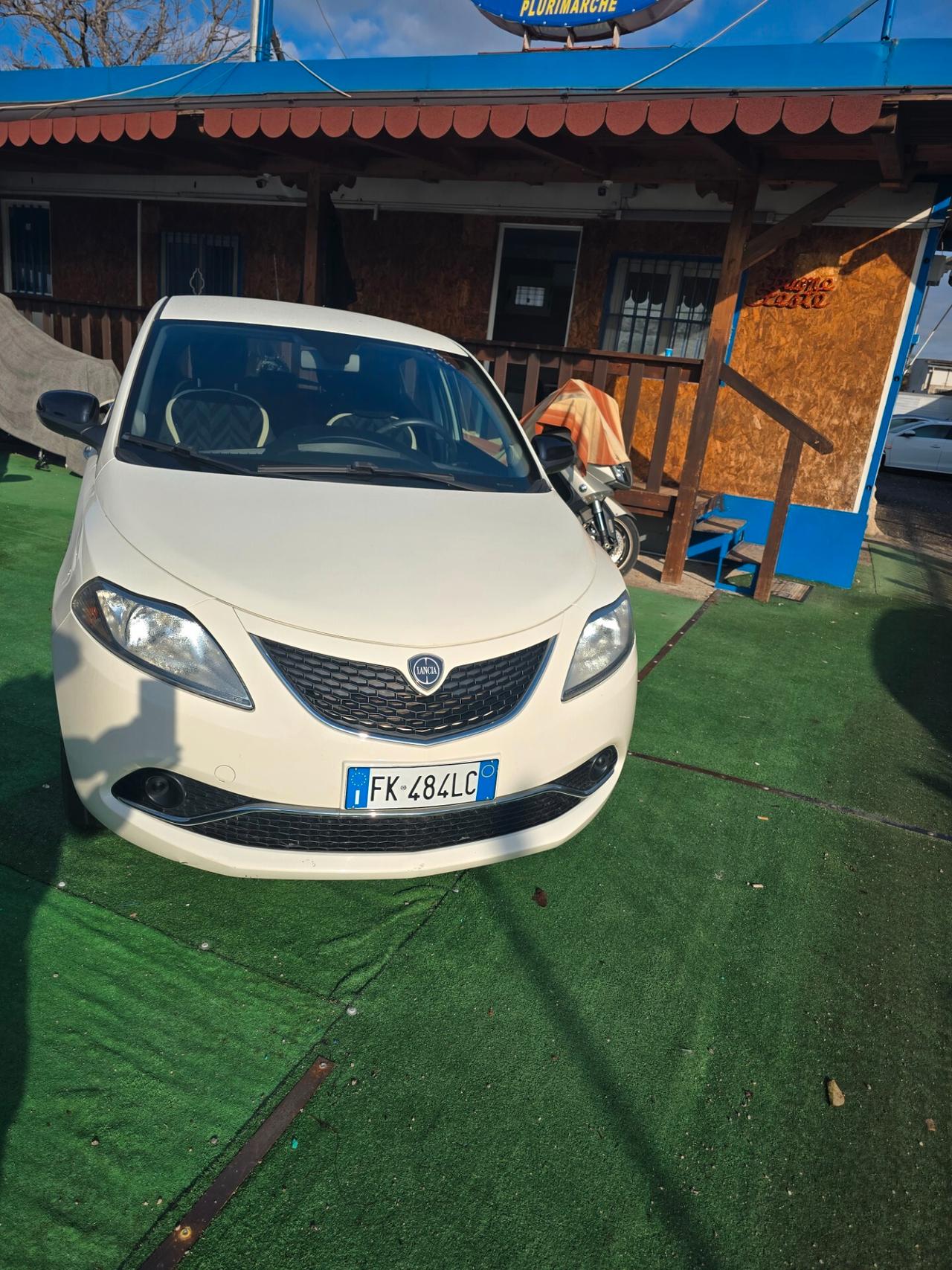 Lancia Ypsilon 1.2 69 CV 5 porte Gold 2017