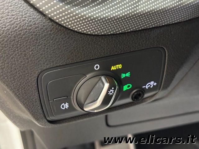 AUDI Q2 30 TDI S tronic Identity Black