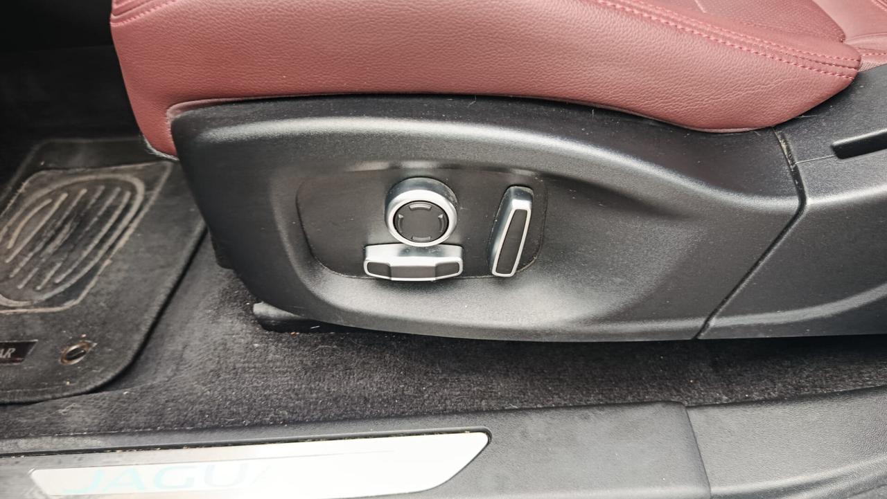 Jaguar E-Pace 2.0 I4 200 CV AWD Auto R-Dynamic SE