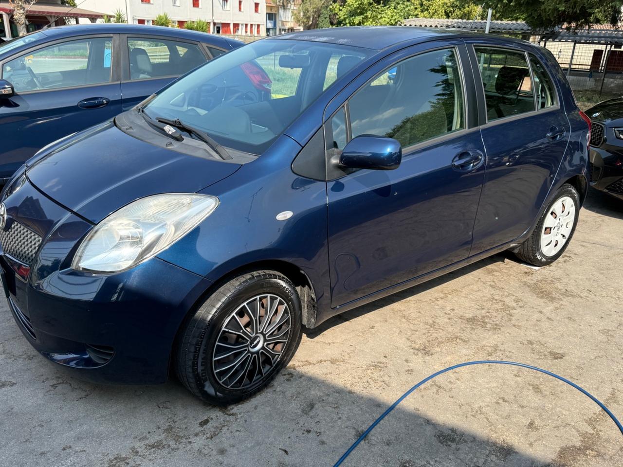 Toyota Yaris 1.0 5 porte