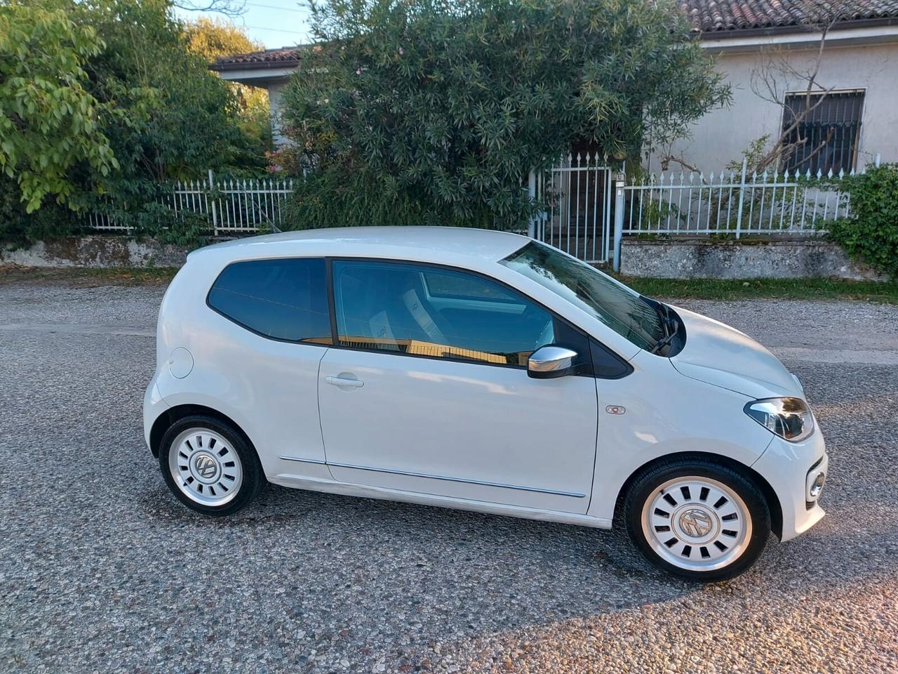 Volkswagen up! 1.0 75 CV 3p. take