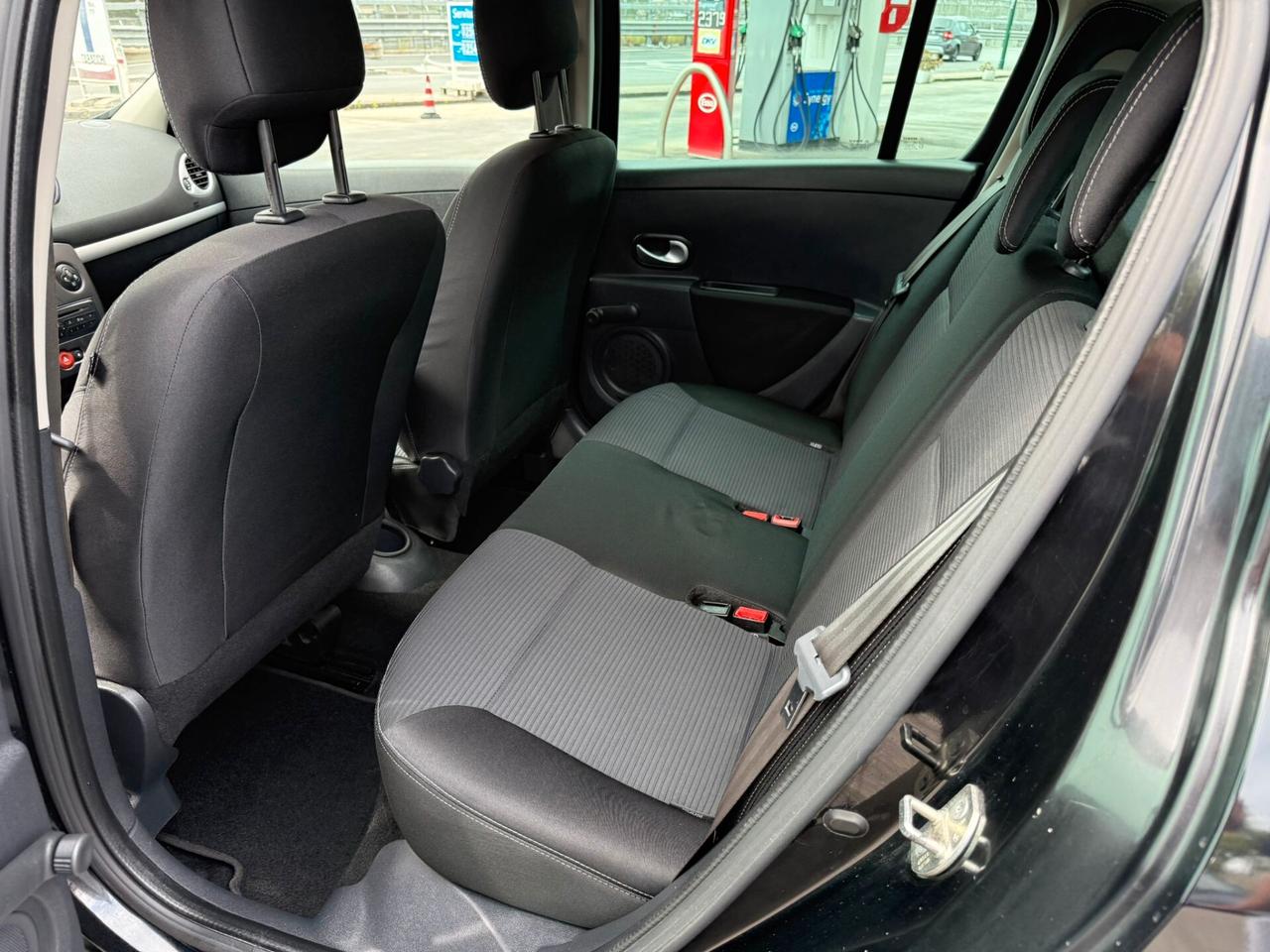 Renault Clio 1.2 SPORT 70MILAKM DA VETRINA