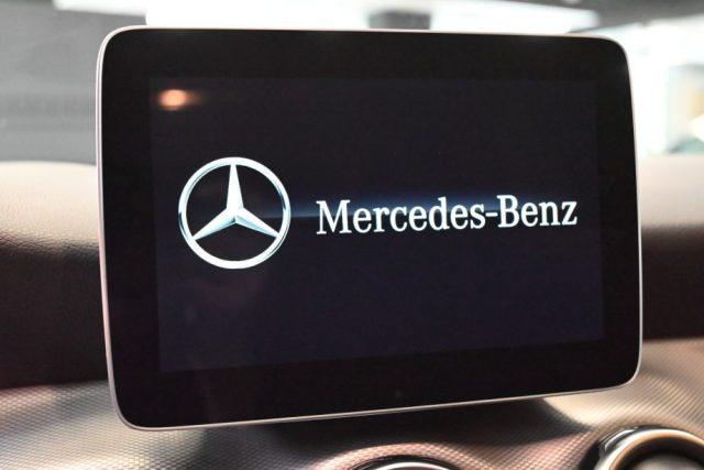 MERCEDES-BENZ GLA 180 SPORT AUTO NAVI TEL CAM 18"CRUISE PELLE/TESS.FULL!