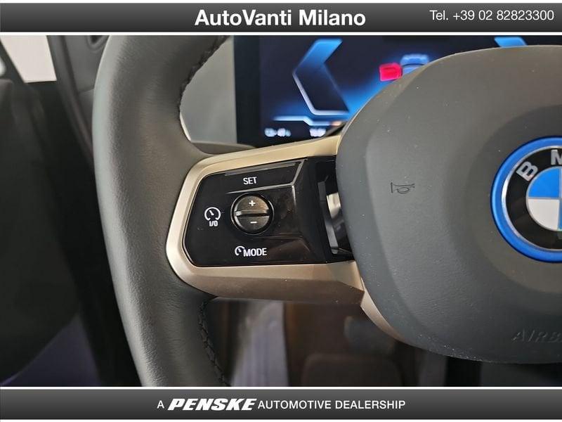 BMW iX xDrive40 Pacchetto Sportivo