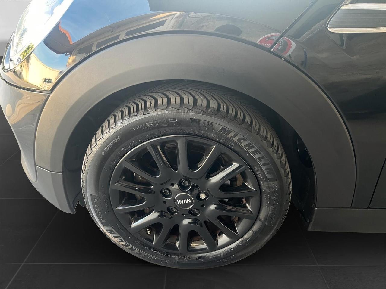 Mini 1.5 Cooper D 116cv Hype FULL BLACK