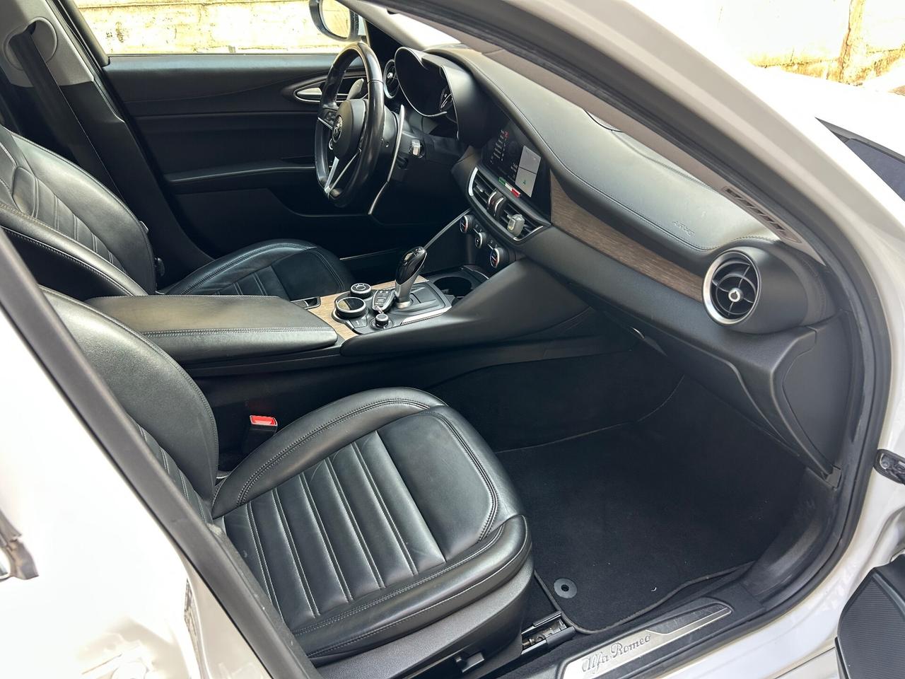 Alfa Romeo Giulia 2.2 Turbodiesel 180 CV AT8 Business Sport Launch Ed.