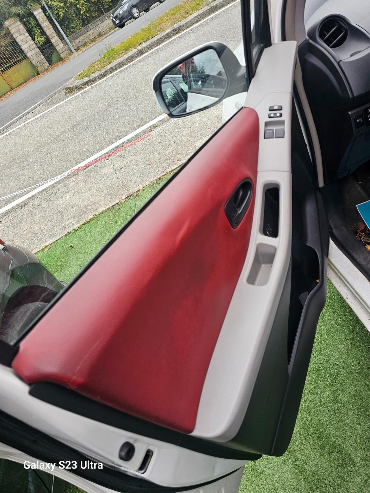 Toyota Yaris 1.0 5 porte