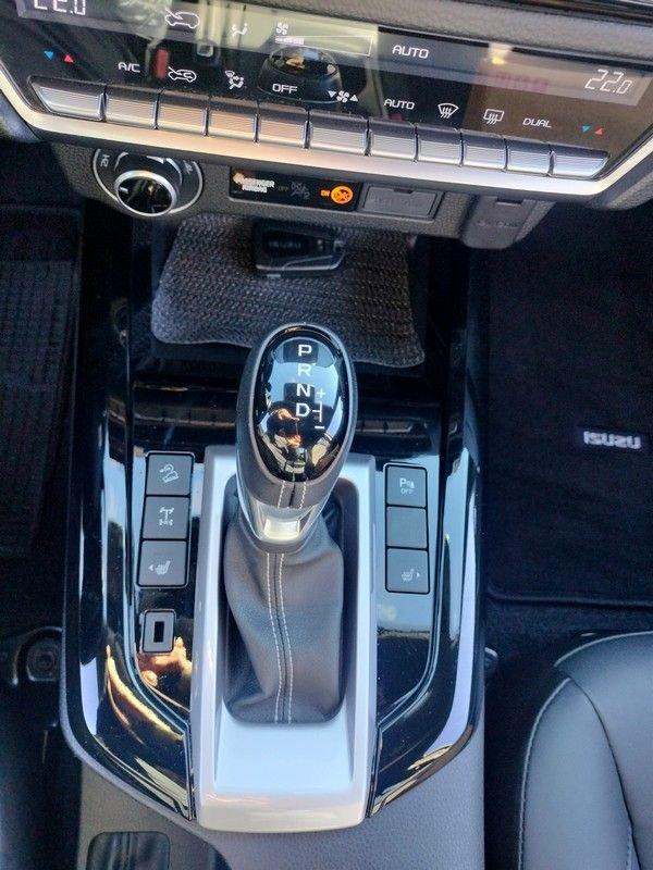 Isuzu D-Max N60 D-Max N60 1.9 Crew Cab FF 4X4 A/T con BullBar, Rollbar e Shutter Lid!!