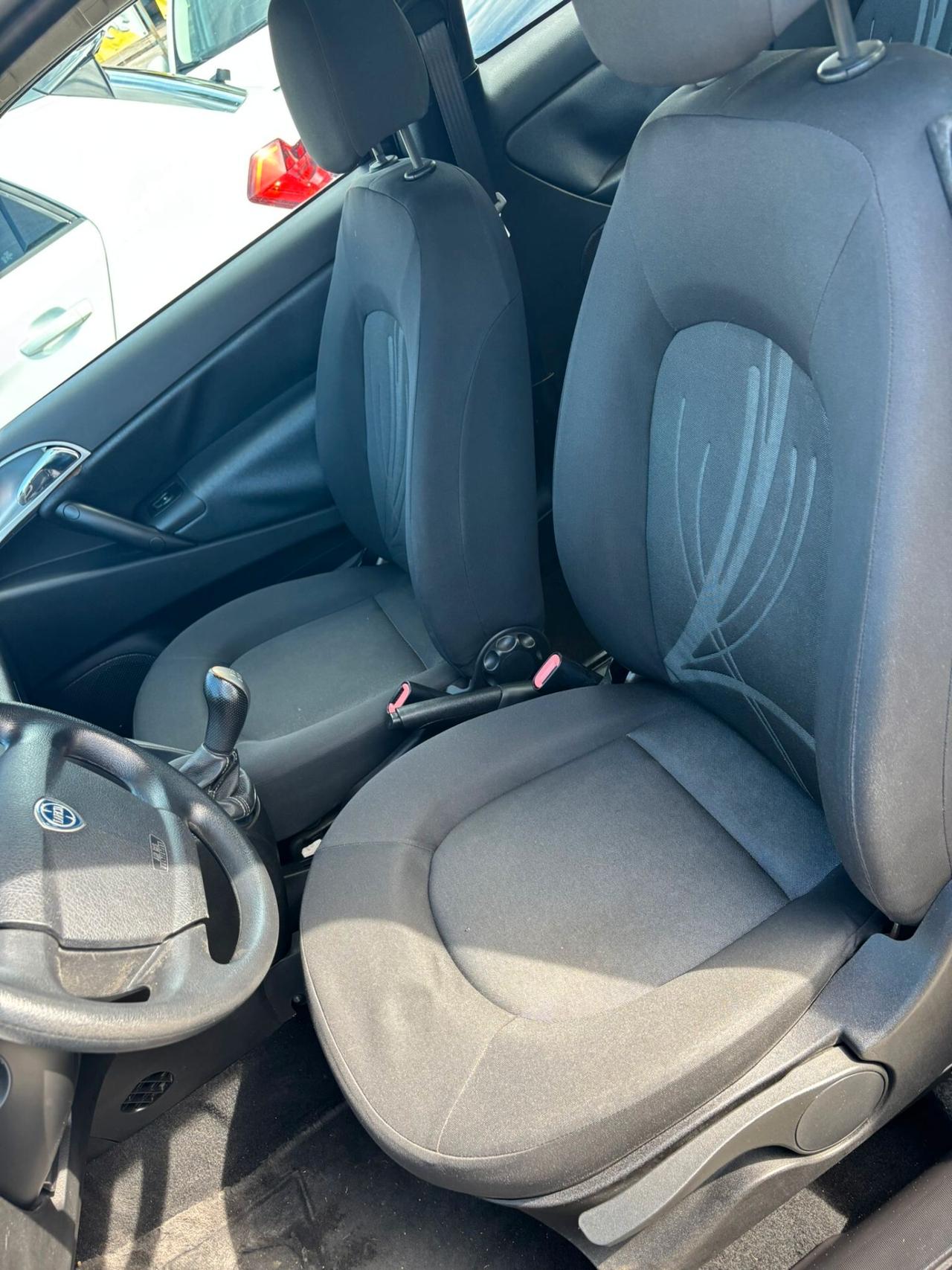 Lancia Ypsilon 1.3 MJT 75 CV Unyca