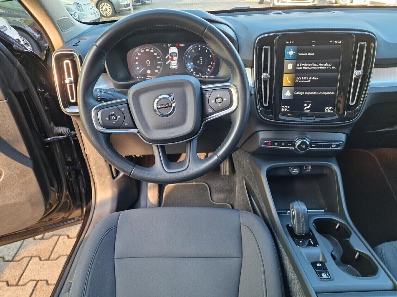 Volvo XC40 tettuccio apribile