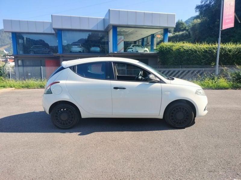 Lancia Ypsilon 1.0 FireFly 5 porte S&S Hybrid Silver