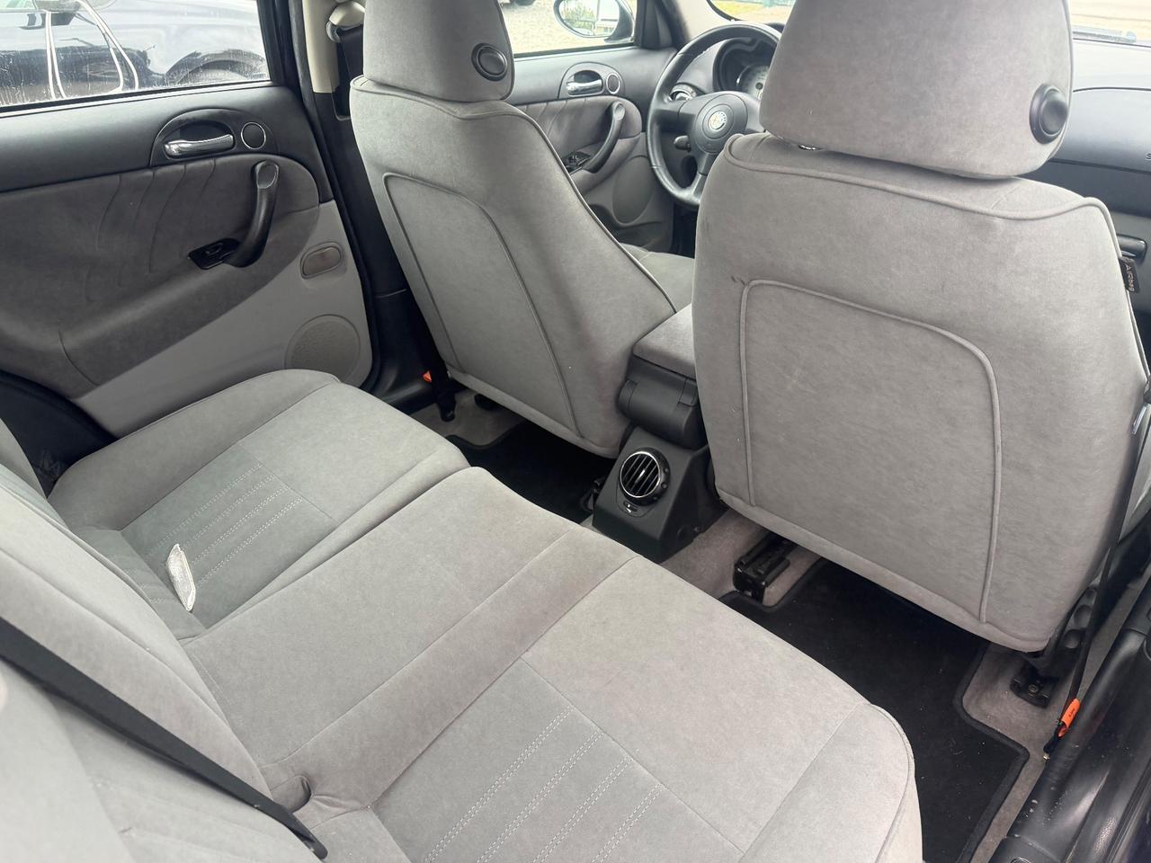 Alfa Romeo 147 1.6 BENZINA 2005