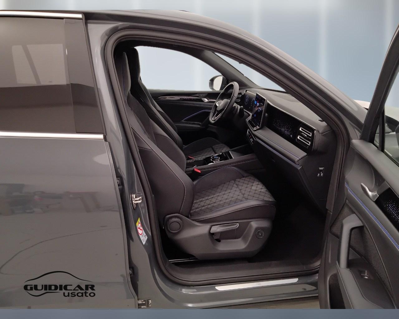 VOLKSWAGEN Tiguan III 2024 - Tiguan 2.0 tdi R-Line 150cv dsg