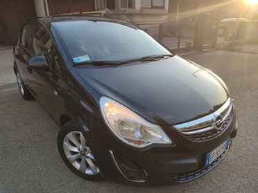 OPEL CORSA DEL 2013 A GPL DI CASA SCADENZA 2033 POCHI KM