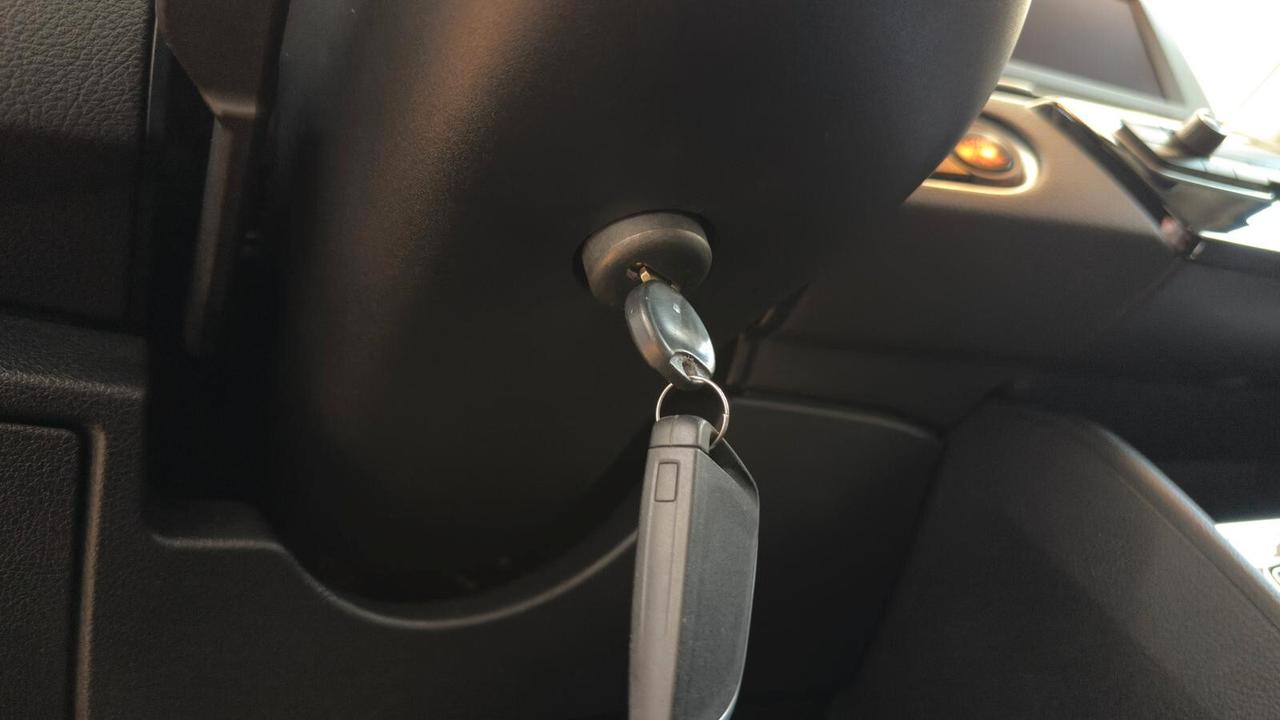 Bmw 2er Active Tourer 220d Advantage aut.