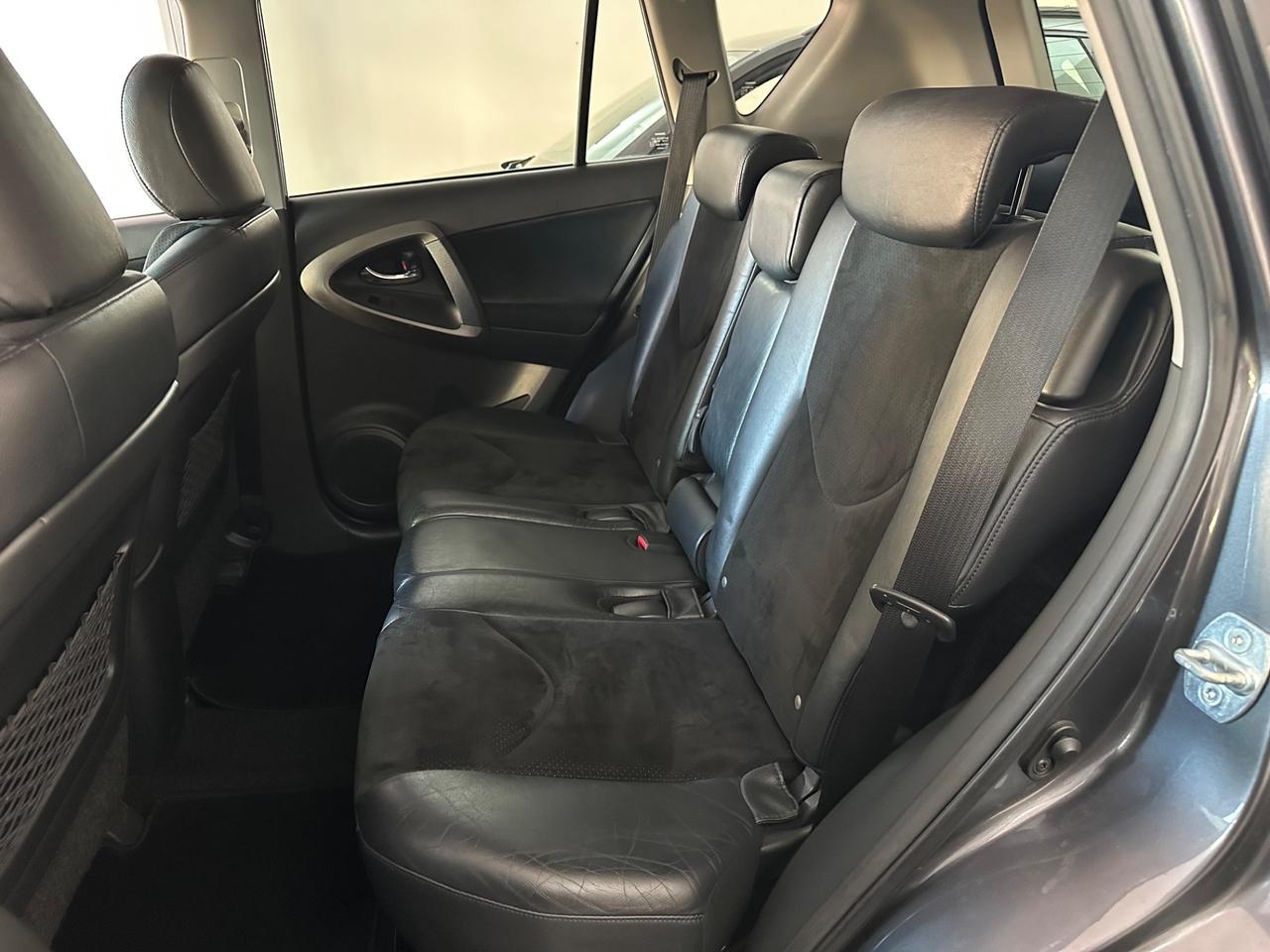 Toyota RAV 4 RAV4 Crossover 2.2 D-4D 150 CV Lounge