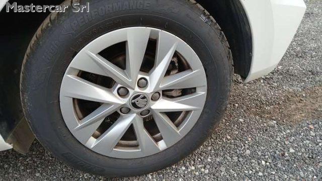 SKODA Fabia NEOPATENTATI 2022 1.0 mpi evo Ambition TG: GN976LR