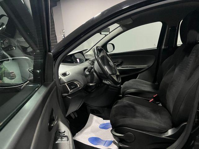 LANCIA Ypsilon 1.2 69 CV 5 porte Gold