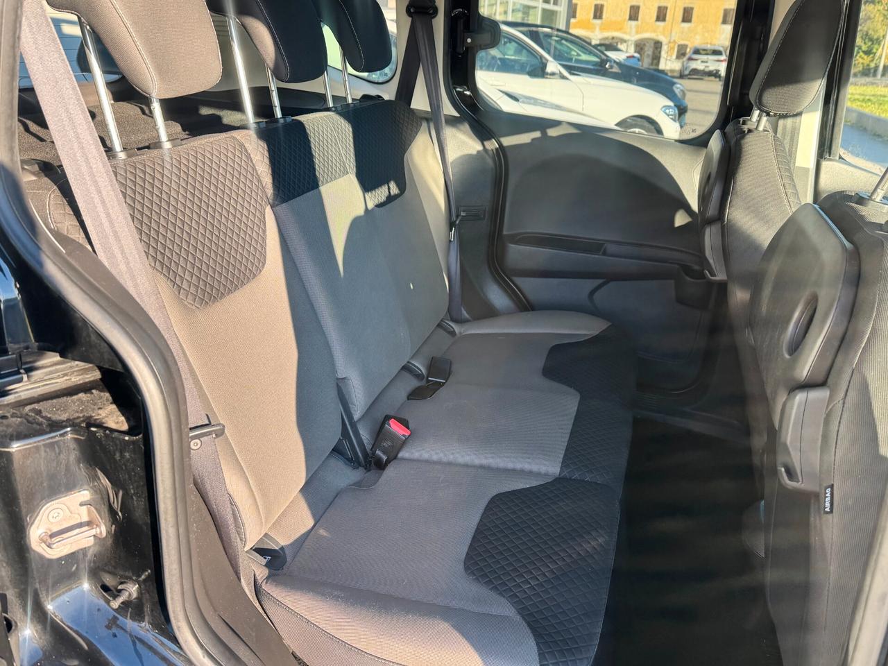 Ford Tourneo Courier 1.0 EcoBoost 100 CV Titanium