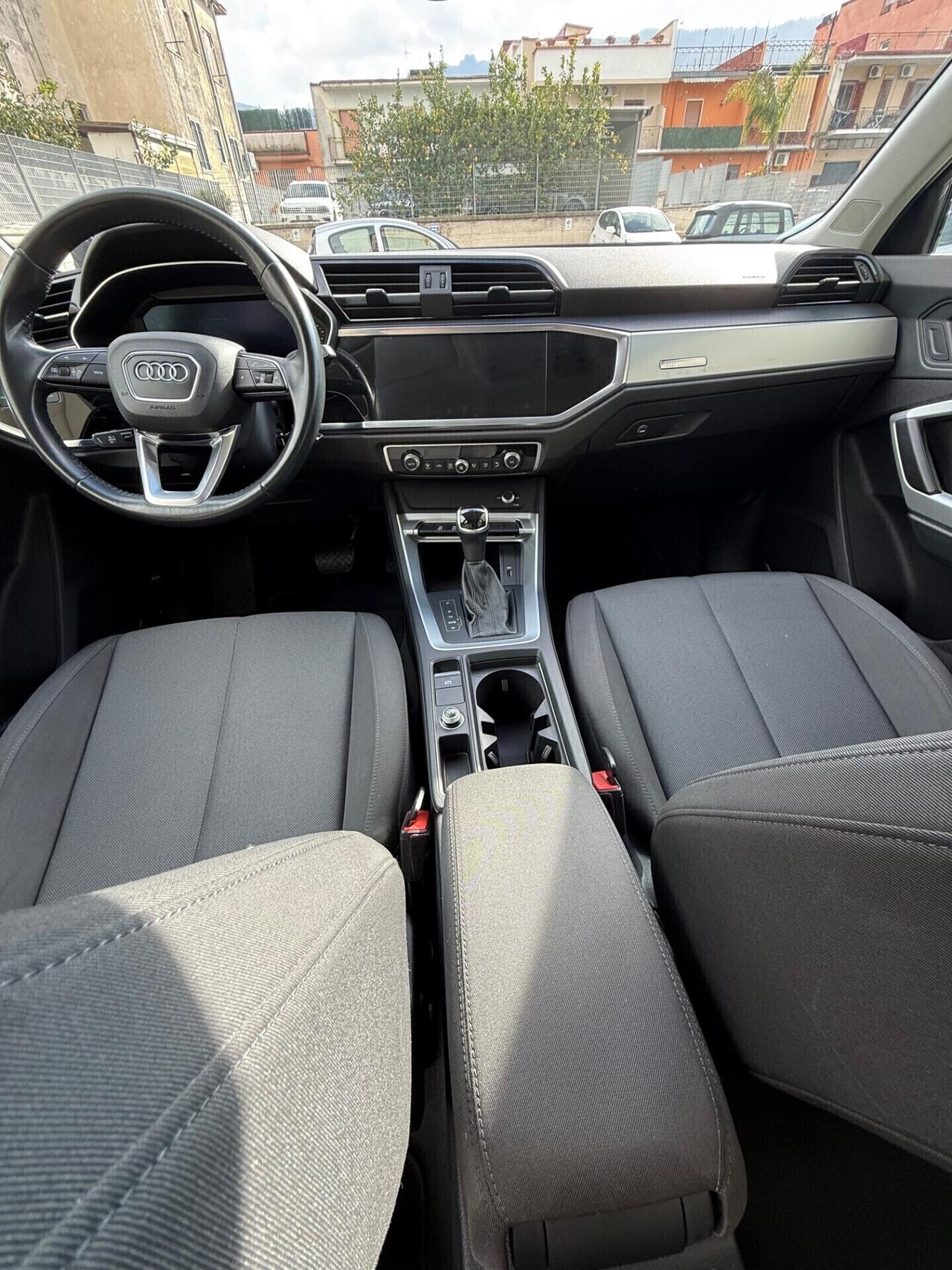 Audi Q3 35 TDI S tronic Business Advanced