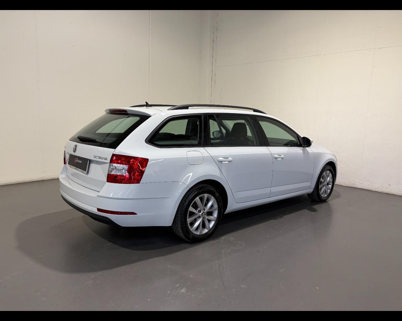 SKODA OCTAVIA WAGON 1.6 TDI AMBITION