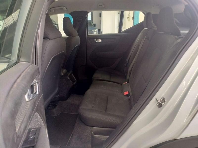 Volvo XC40 T2 Momentum Core