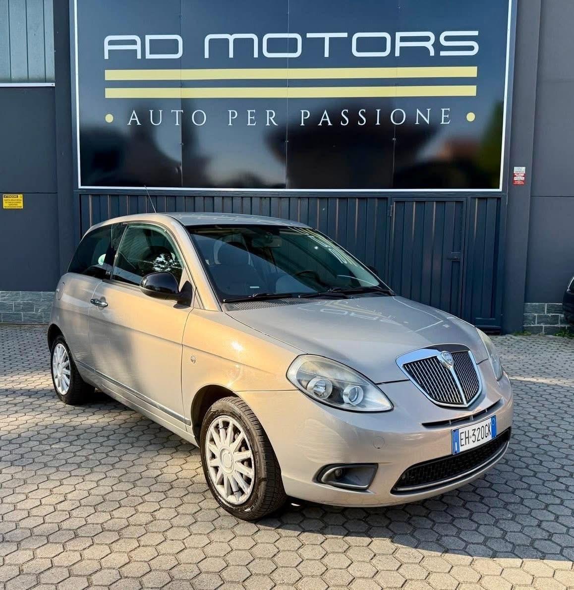 Lancia Ypsilon 1.2 Benzina Neopatentati Unico Proprietario