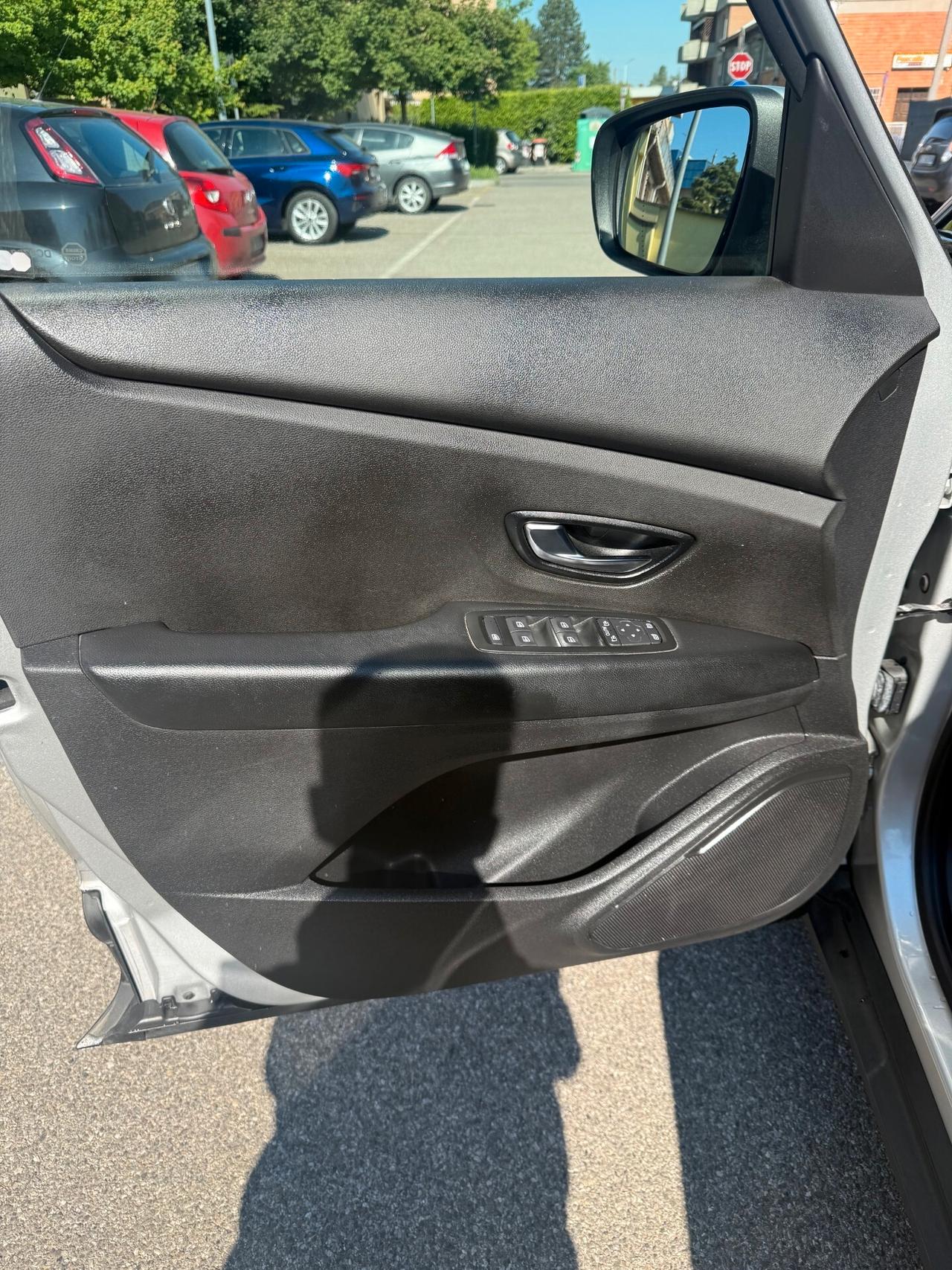 Renault Scenic 1.5 dci - NAV. - 12 MESI DI GARANZIA -