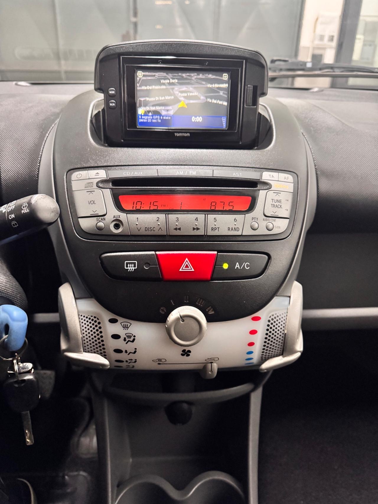 Toyota Aygo 1.0 68 Cv 5 Porte Lounge - 2012