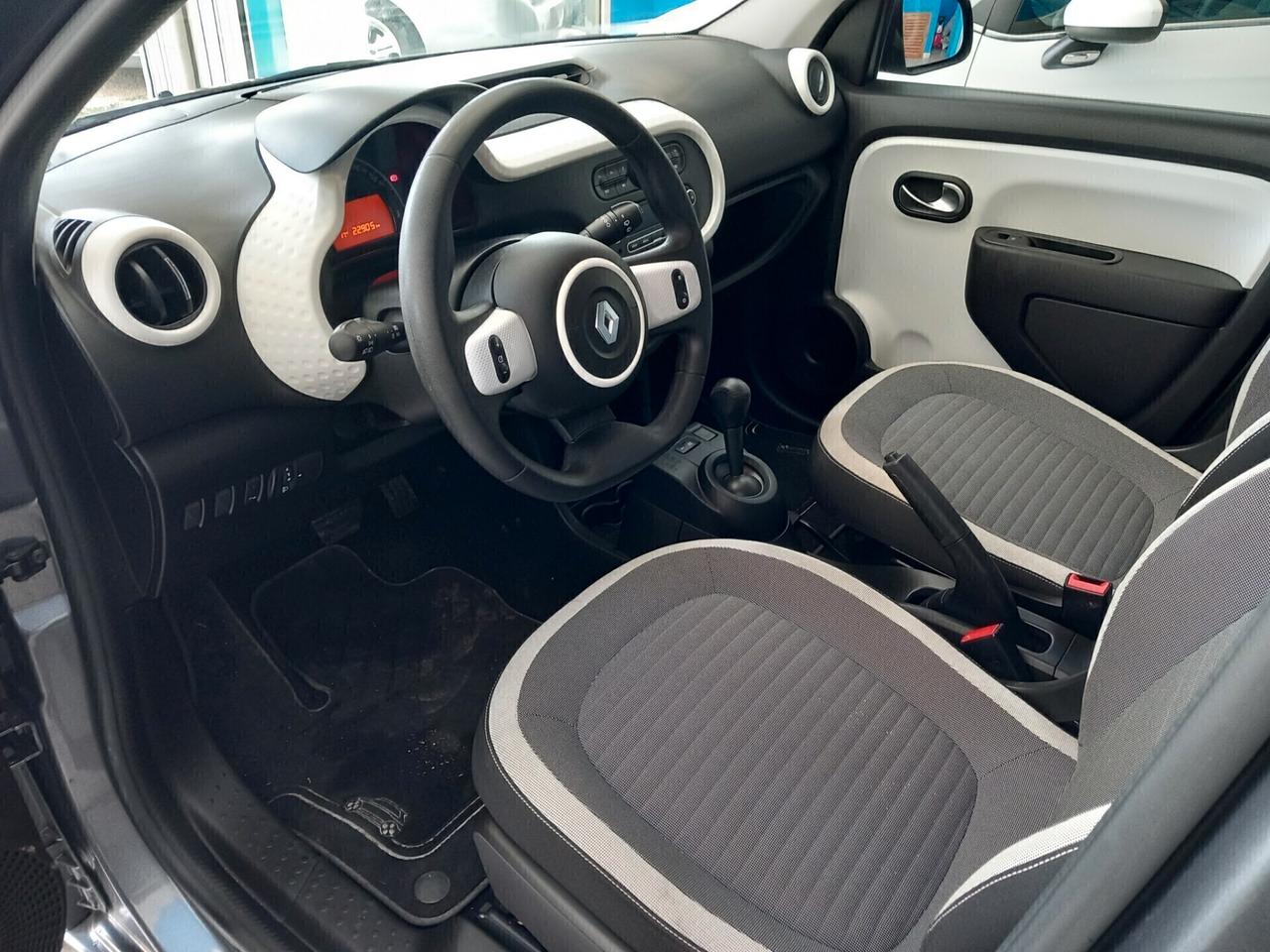 Renault Twingo anno 2017 automatica 1.0 benzina 23 mila km