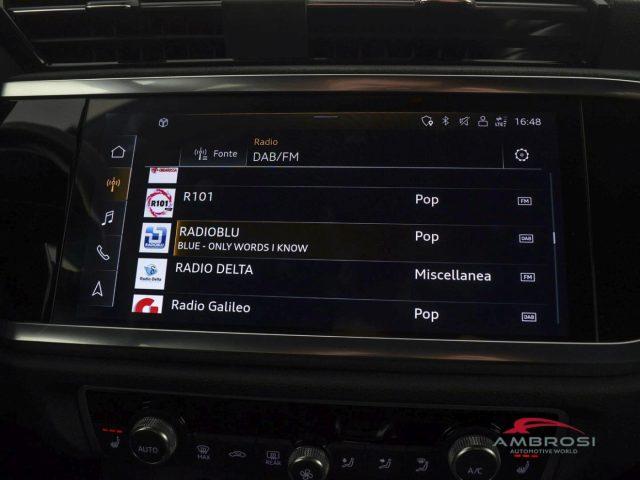 AUDI RS Q3 2.5 quattro s-tronic