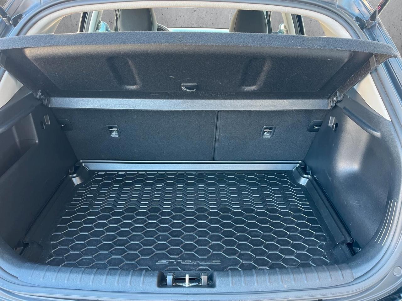 Kia Stonic 1.2 Urban Smart Pack 84 Cv