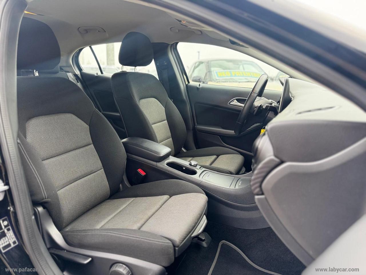 MERCEDES-BENZ GLA 180 Executive