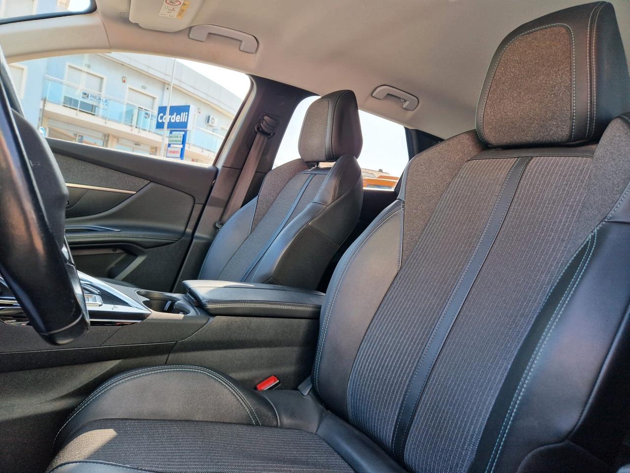 Peugeot 3008 BlueHDi 130 S&S EAT8 Allure Pack