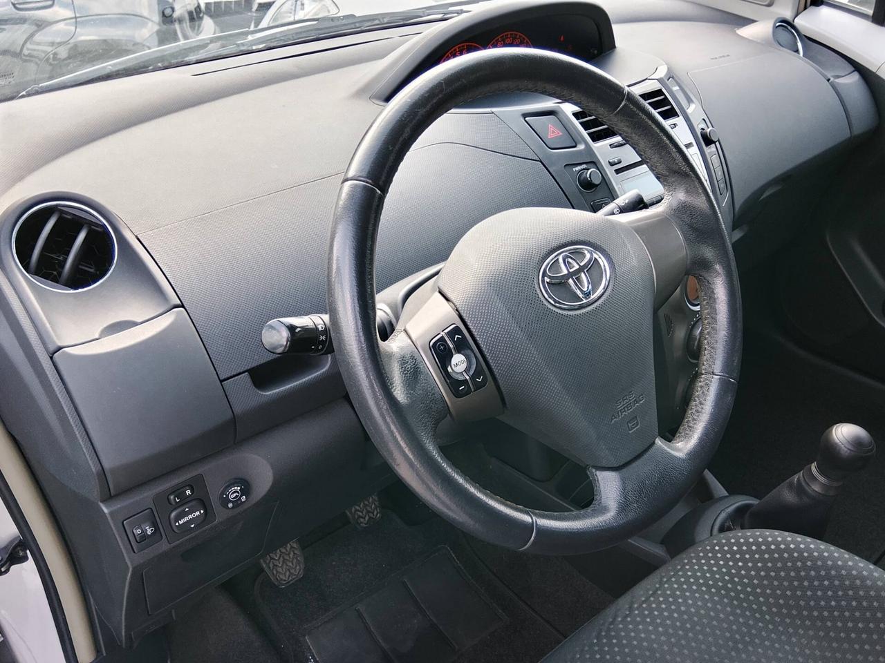 Toyota Yaris 1.0 GPL CASA MADRE