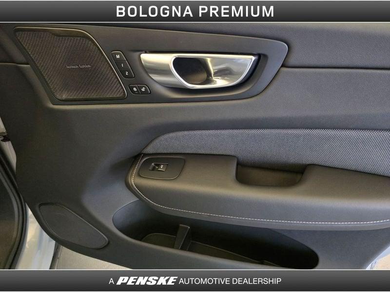 Volvo XC60 XC60 B5 AWD automatico Plus Dark